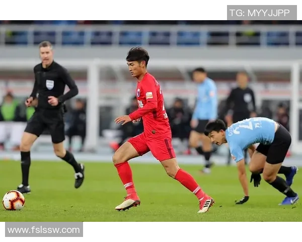 广州篮球队的蜕变之旅：从传统强队到现代职业化的转型探索