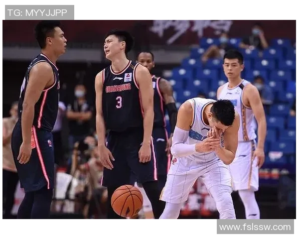 深圳篮球队以95分领跑杯赛积分榜展现强劲实力与团队合作精神